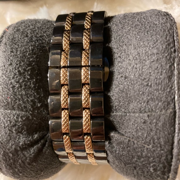 Vince Camuto Metallic Swarovski Crystal Watch NIB - Picture 5 of 5